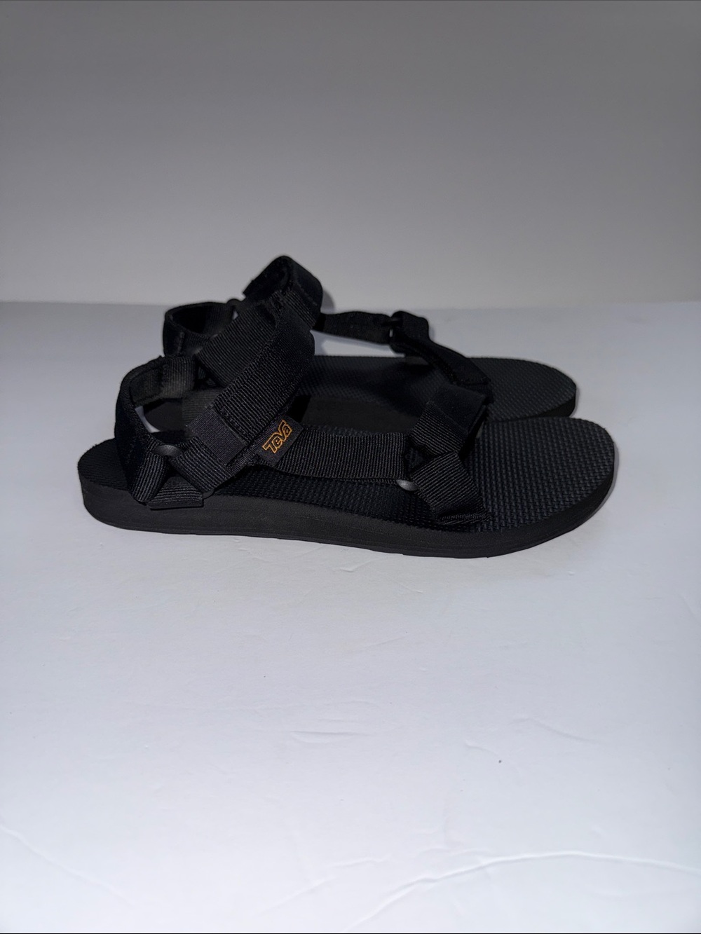 Teva women’s Black Sport Strap Sandals